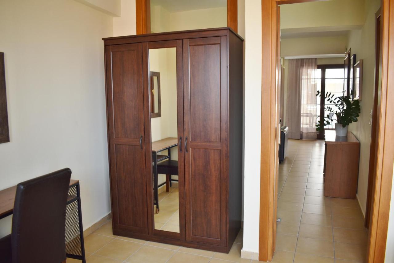 Kripis Studio Tesalonika Bagian luar foto