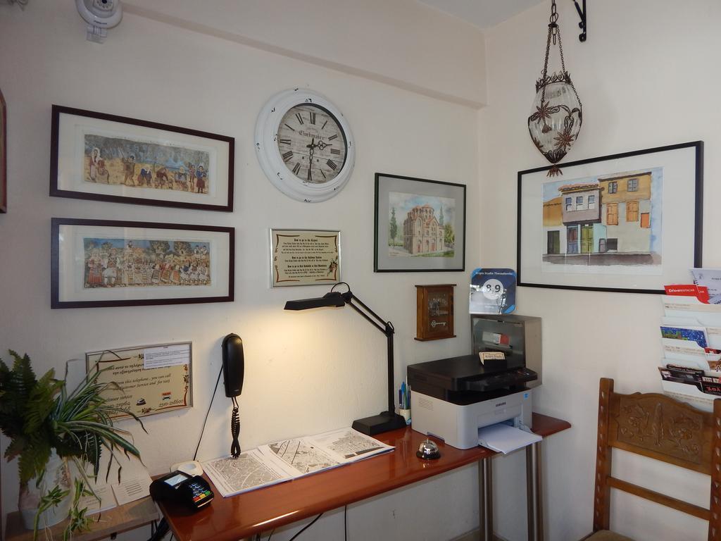 Kripis Studio Tesalonika Bagian luar foto