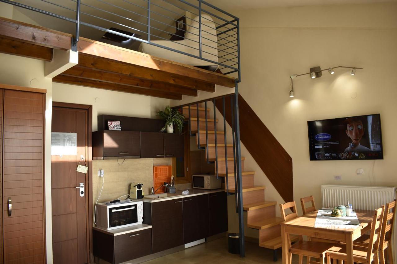 Kripis Studio Tesalonika Bagian luar foto