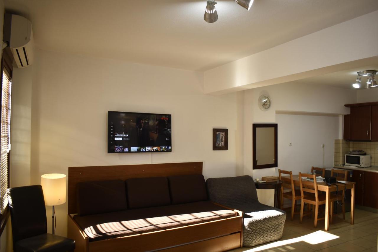 Kripis Studio Tesalonika Bagian luar foto